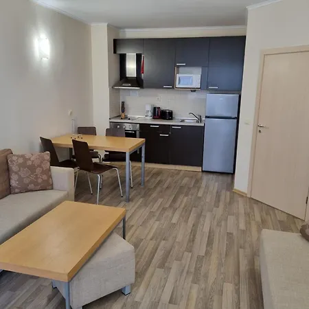 Apartament B022 With A Large Terrace And Direct Access To The Sea